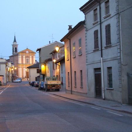 Ostello Le Tre Corone Calendasco Zewnętrze zdjęcie